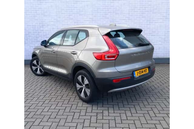 Volvo XC40 (2020) thumbnail 4