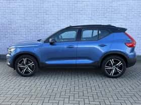 Volvo XC40 thumbnail 2