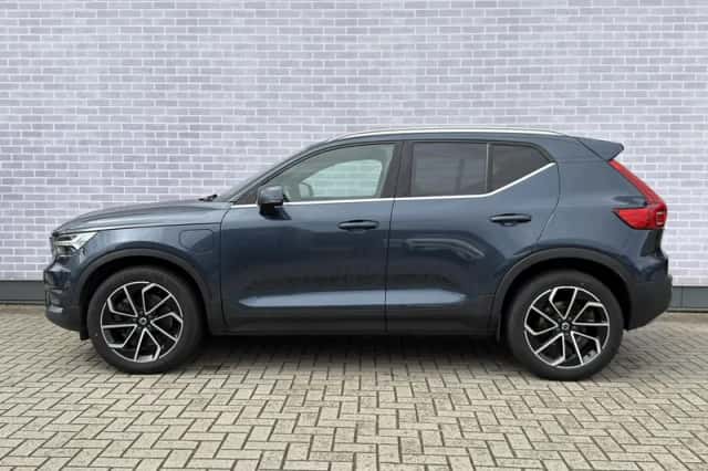 Volvo XC40 (2021) thumbnail 2