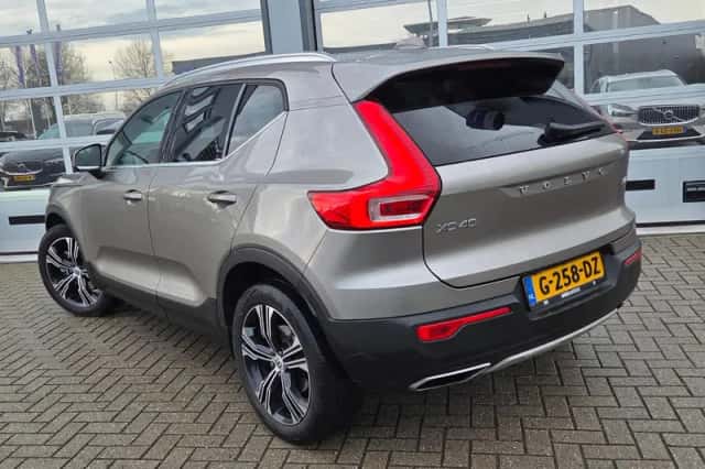 Volvo XC40 (2019) thumbnail 3