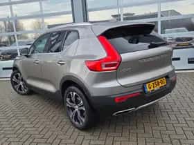 Volvo XC40 thumbnail 3