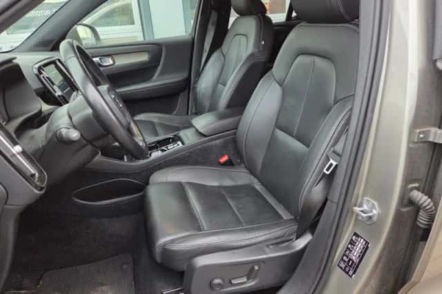 Volvo XC40 (2019) thumbnail 4