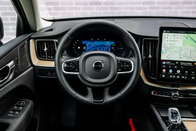 Volvo XC60 (2026) thumbnail 3