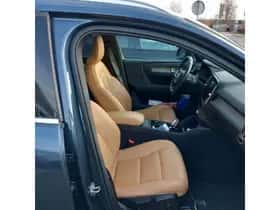 Volvo XC40 thumbnail 6