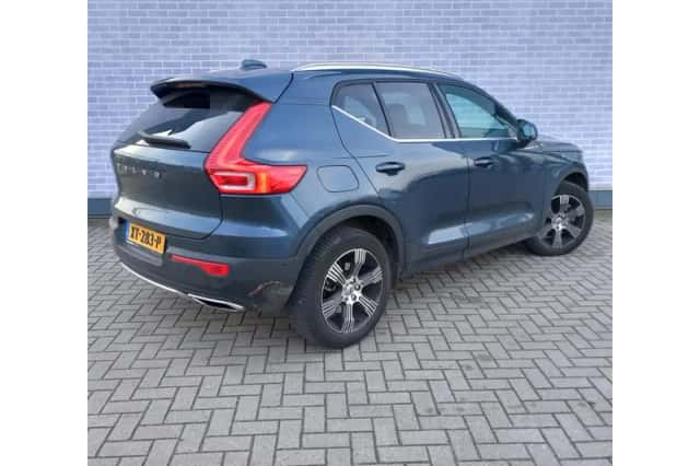 Volvo XC40 (2019) thumbnail 2
