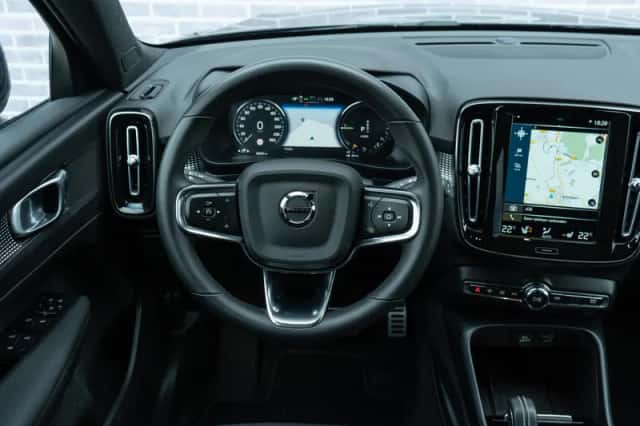 Volvo XC40 (2022) thumbnail 3