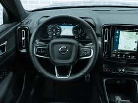 Volvo XC40 thumbnail 3