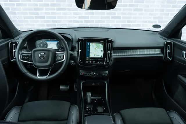 Volvo XC40 (2022) thumbnail 4