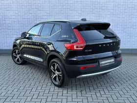 Volvo XC40 (2023) thumbnail 3
