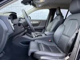 Volvo XC40 thumbnail 4
