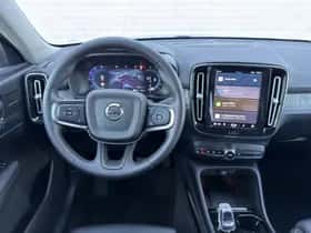 Volvo XC40 (2023) thumbnail 8