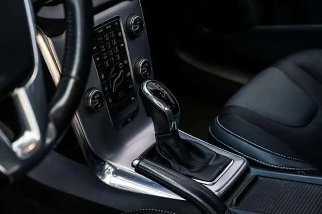 Volvo V40 (2016) thumbnail 26