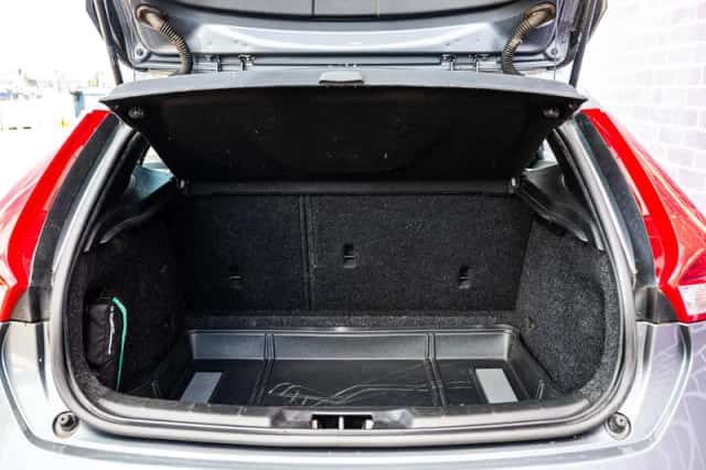 Volvo V40 (2016) thumbnail 27