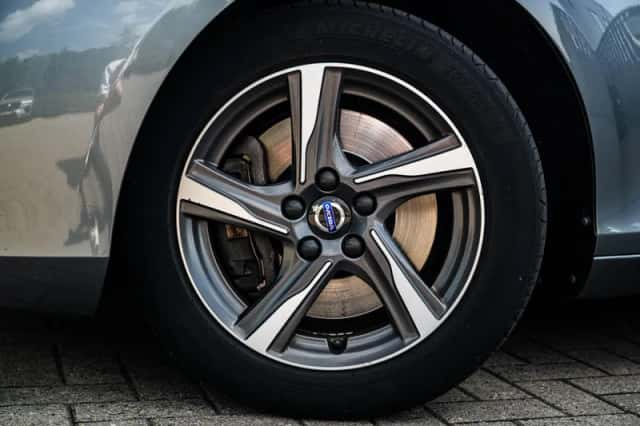 Volvo V40 (2016) thumbnail 30