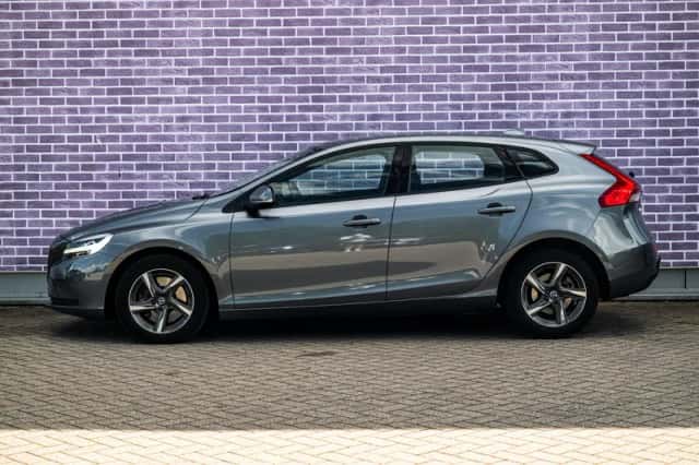 Volvo V40 (2016) thumbnail 5