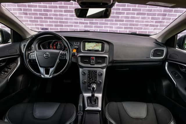 Volvo V40 (2016) thumbnail 6