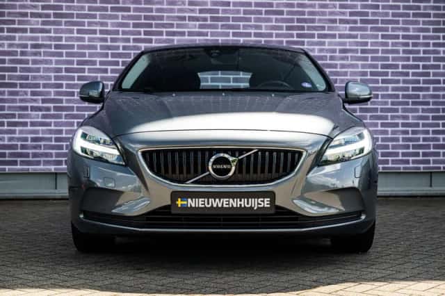 Volvo V40 (2016) thumbnail 9