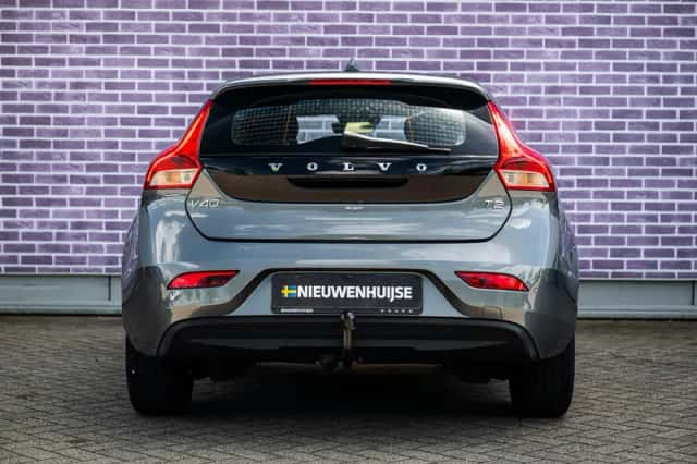 Volvo V40 (2016) thumbnail 10