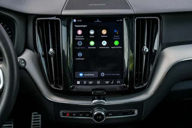 Volvo XC60 (2022) thumbnail 12