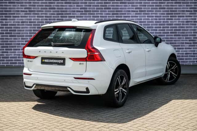 Volvo XC60 (2022) thumbnail 16