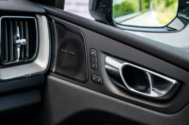 Volvo XC60 (2022) thumbnail 23