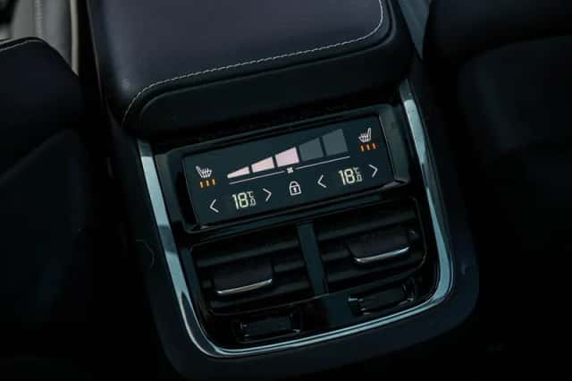 Volvo XC60 (2022) thumbnail 24
