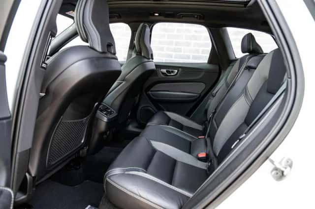 Volvo XC60 (2022) thumbnail 8