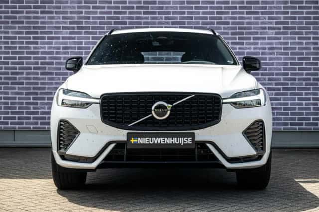 Volvo XC60 (2022) thumbnail 9