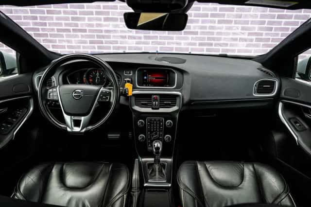 Volvo V40 (2019) thumbnail 5