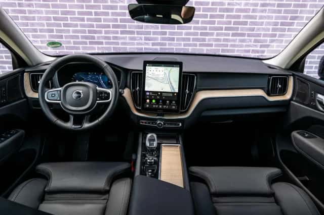 Volvo XC60 (2025) thumbnail 5