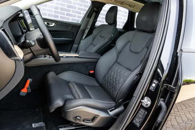 Volvo XC60 (2025) thumbnail 6