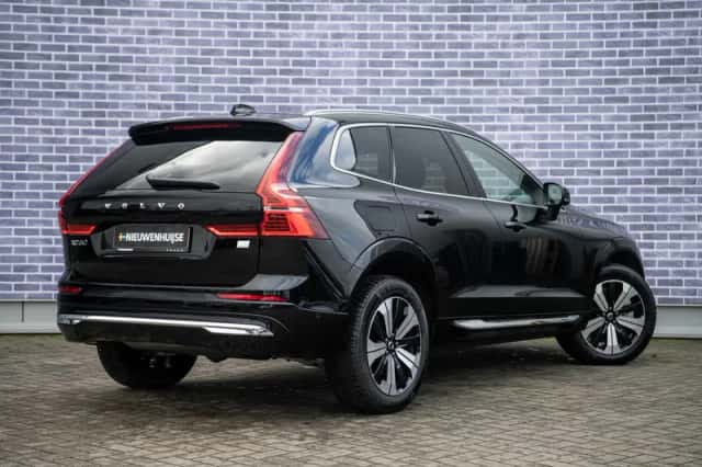 Volvo XC60 (2023) thumbnail 2