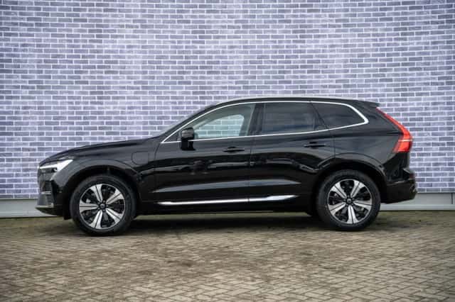 Volvo XC60 (2023) thumbnail 4