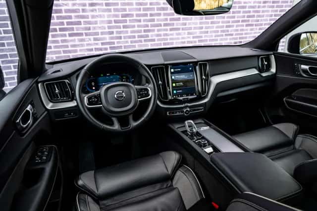 Volvo XC60 (2024) thumbnail 12