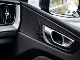 Volvo XC60 thumbnail 24