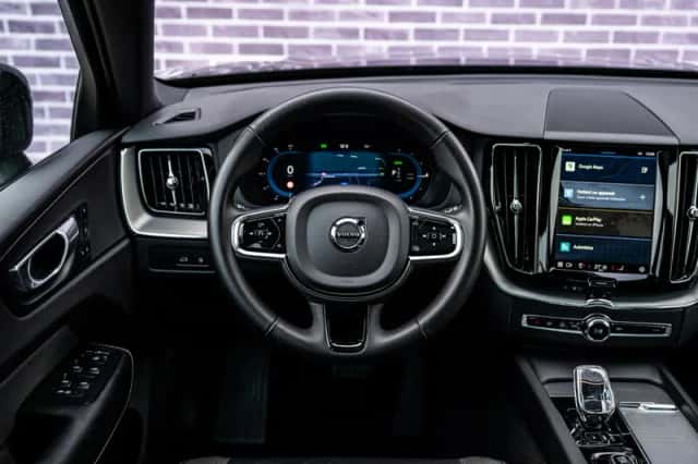 Volvo XC60 (2024) thumbnail 4