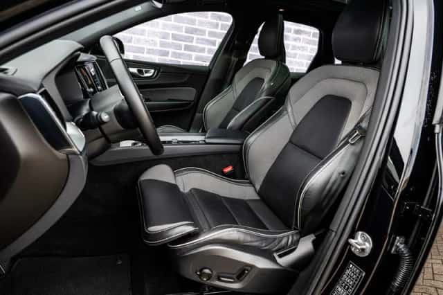 Volvo XC60 (2024) thumbnail 7
