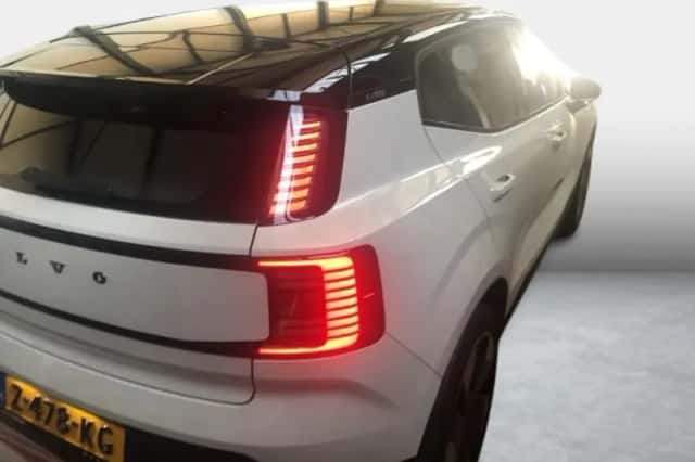 Volvo EX30 (2024) thumbnail 2