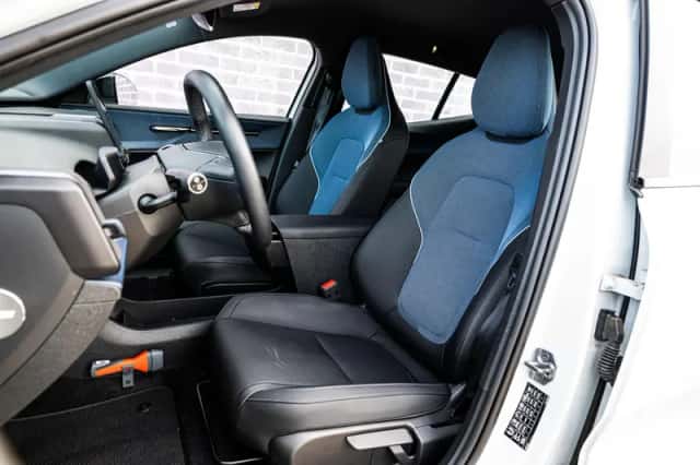 Volvo EX30 (2024) thumbnail 6