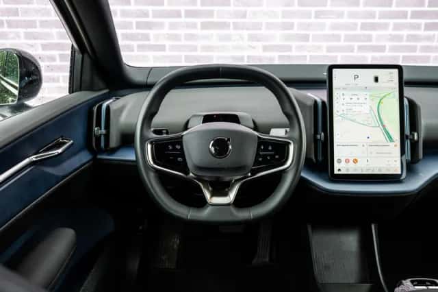 Volvo EX30 (2024) thumbnail 3
