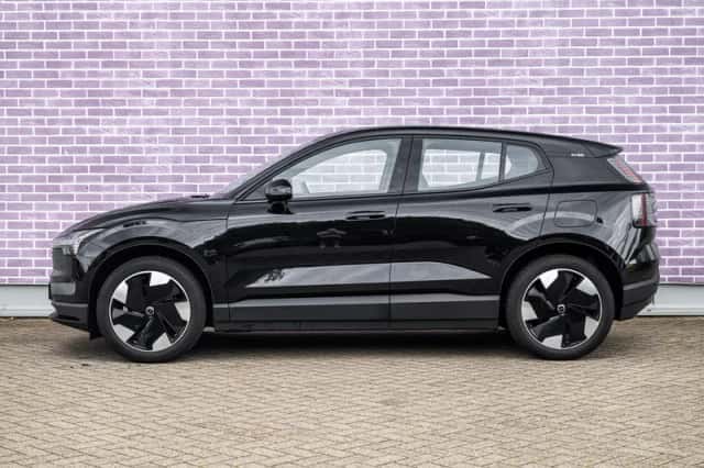 Volvo EX30 (2024) thumbnail 4