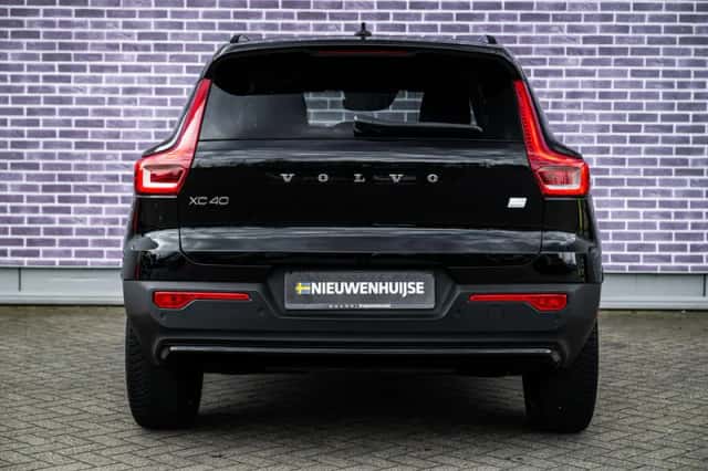 Volvo XC40 (2022) thumbnail 11