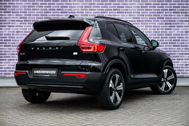 Volvo XC40 (2022) thumbnail 3