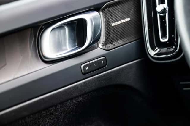 Volvo XC40 (2022) thumbnail 25