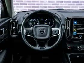Volvo XC40 thumbnail 4