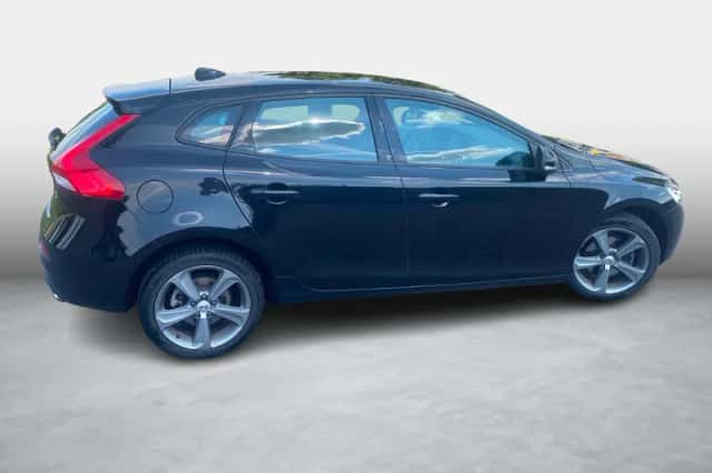 Volvo V40 (2017) thumbnail 2