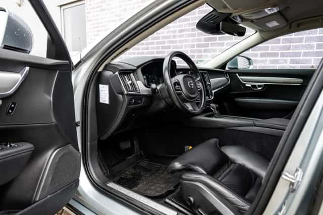 Volvo V90 (2019) thumbnail 17