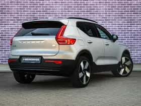 Volvo XC40 thumbnail 2