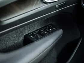 Volvo XC40 thumbnail 23