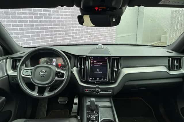 Volvo XC60 (2020) thumbnail 3